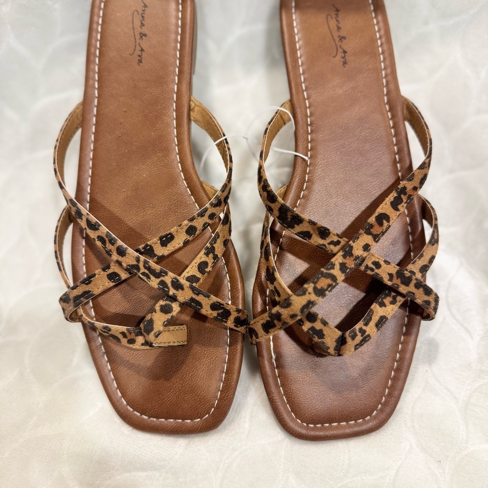New Anna & Ava Leopard Print Strappy Sandals
